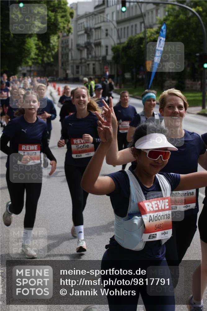 14.06.2026 - REWE Women's Run Jannik Wohlers http://msf.ph/oto/9817791 14.06.2026 10:57:51 Laufen 6293, 57, 6, 7, 5482, 5783 meine-sportfotos.de