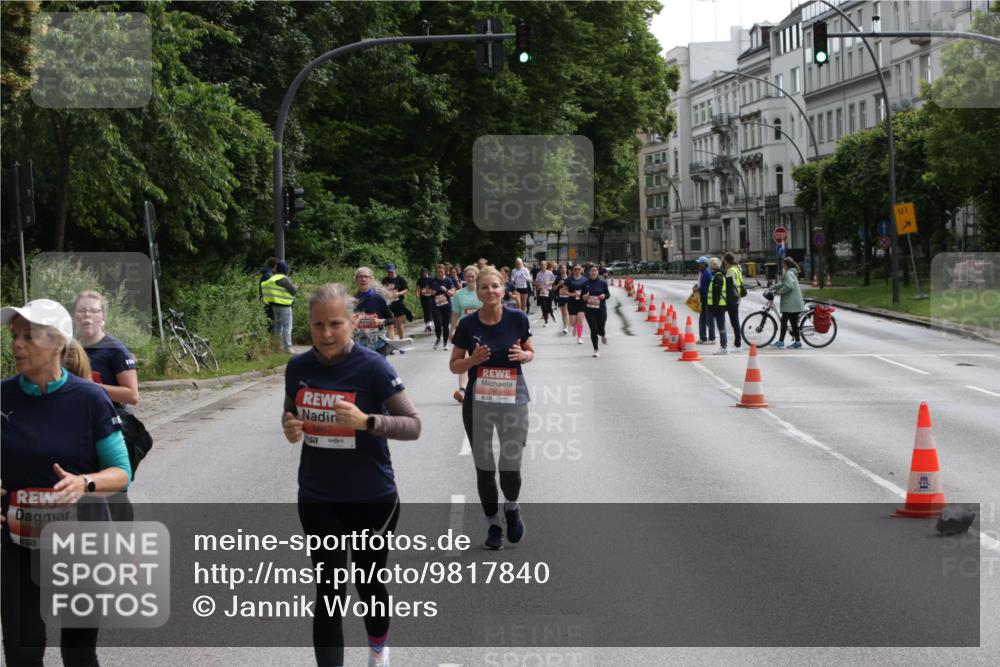 14.06.2026 - REWE Women's Run Jannik Wohlers http://msf.ph/oto/9817840 14.06.2026 10:58:04 Laufen 5823, 57, 5867, 51, 01 meine-sportfotos.de