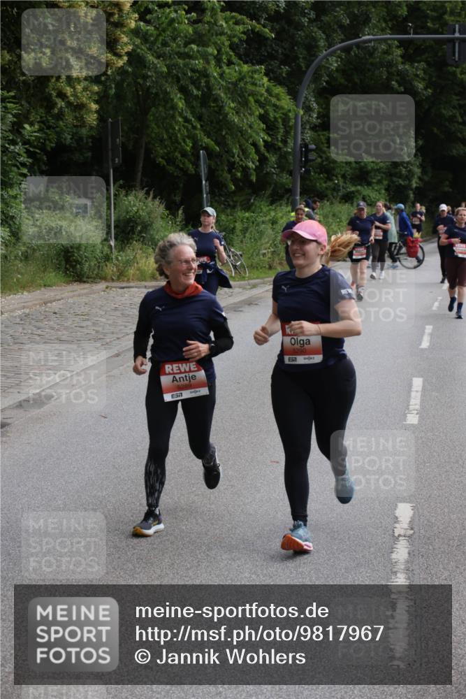 14.06.2026 - REWE Women's Run Jannik Wohlers http://msf.ph/oto/9817967 14.06.2026 10:58:30 Laufen 5289, 57, 5290, 51 meine-sportfotos.de