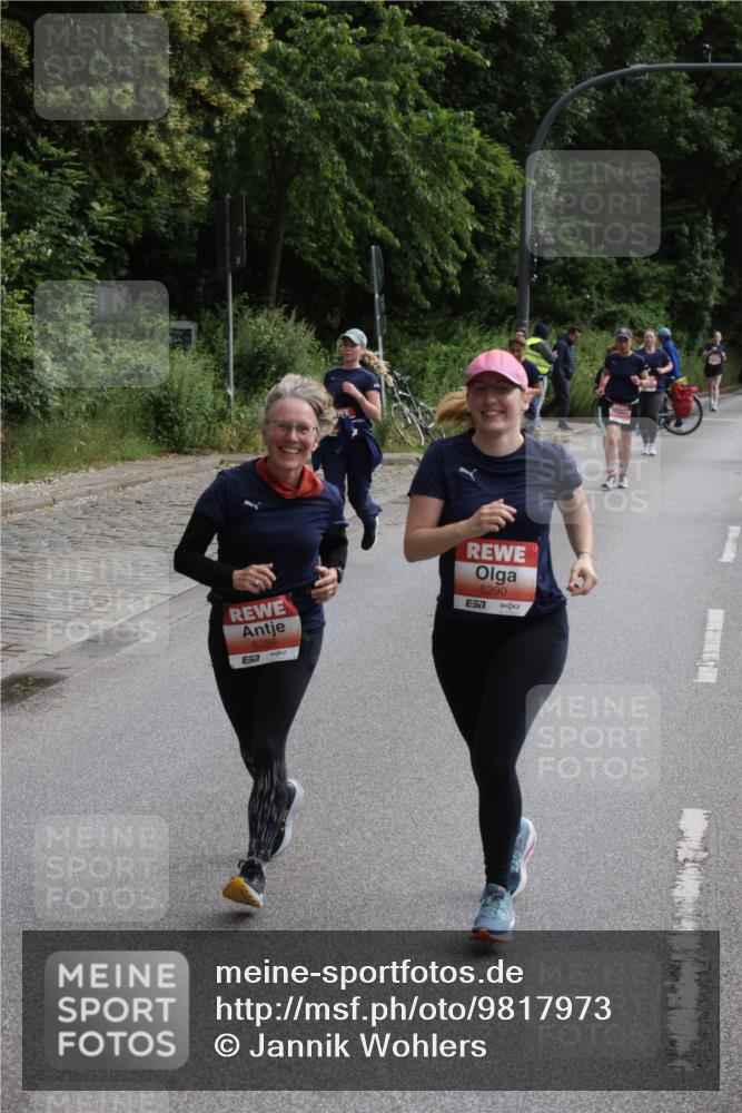 14.06.2026 - REWE Women's Run Jannik Wohlers http://msf.ph/oto/9817973 14.06.2026 10:58:30 Laufen 5289, 57, 5290, 57 meine-sportfotos.de