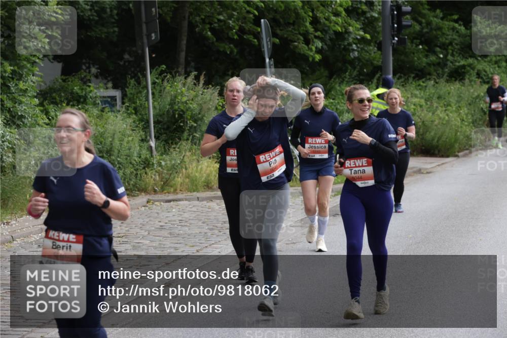 14.06.2026 - REWE Women's Run Jannik Wohlers http://msf.ph/oto/9818062 14.06.2026 10:58:54 Laufen 5249, 57, 5045, 57, 6044 meine-sportfotos.de