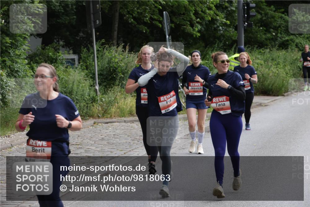 14.06.2026 - REWE Women's Run Jannik Wohlers http://msf.ph/oto/9818063 14.06.2026 10:58:54 Laufen 5249, 7, 5045, 57, 5183, 5044 meine-sportfotos.de