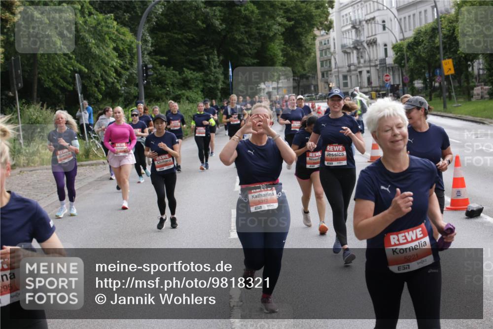 14.06.2026 - REWE Women's Run Jannik Wohlers http://msf.ph/oto/9818321 14.06.2026 10:59:51 Laufen 295, 5312, 7, 5177, 5221, 7, 1 meine-sportfotos.de