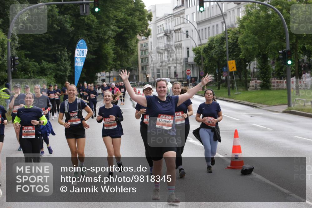 14.06.2026 - REWE Women's Run Jannik Wohlers http://msf.ph/oto/9818345 14.06.2026 10:59:55 Laufen 7, 00, 5881, 01 meine-sportfotos.de