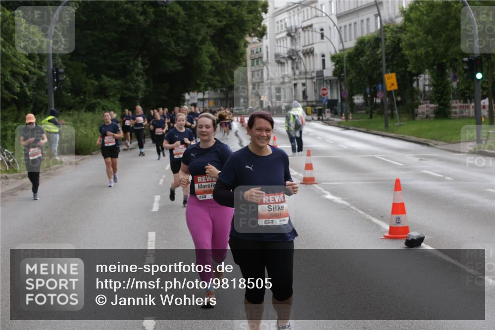 14.06.2026 - REWE Women's Run Jannik Wohlers http://msf.ph/oto/9818505 14.06.2026 11:00:24 Laufen 5436, 657, 5491, 01 meine-sportfotos.de