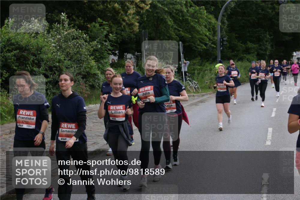 14.06.2026 - REWE Women's Run Jannik Wohlers http://msf.ph/oto/9818589 14.06.2026 11:00:55 Laufen 5752, 57, 5327, 5116, 57 meine-sportfotos.de