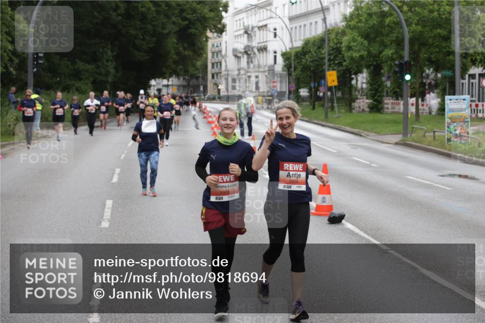 14.06.2026 - REWE Women's Run Jannik Wohlers http://msf.ph/oto/9818694 14.06.2026 11:01:24 Laufen 01, 5909, 57, 5908, 7 meine-sportfotos.de