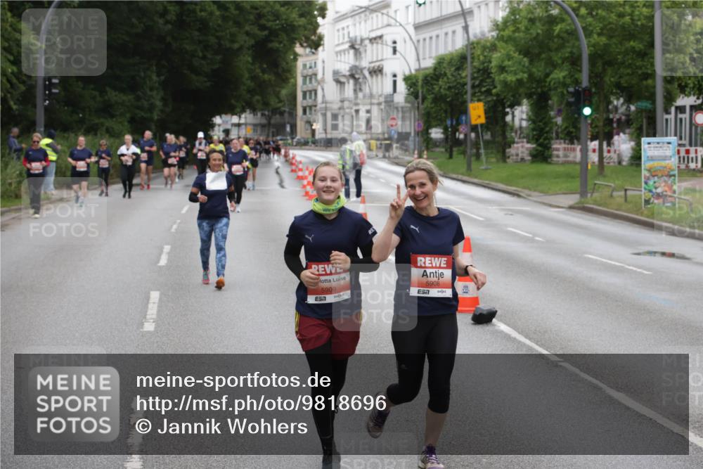 14.06.2026 - REWE Women's Run Jannik Wohlers http://msf.ph/oto/9818696 14.06.2026 11:01:24 Laufen 60, 5909, 5908 meine-sportfotos.de