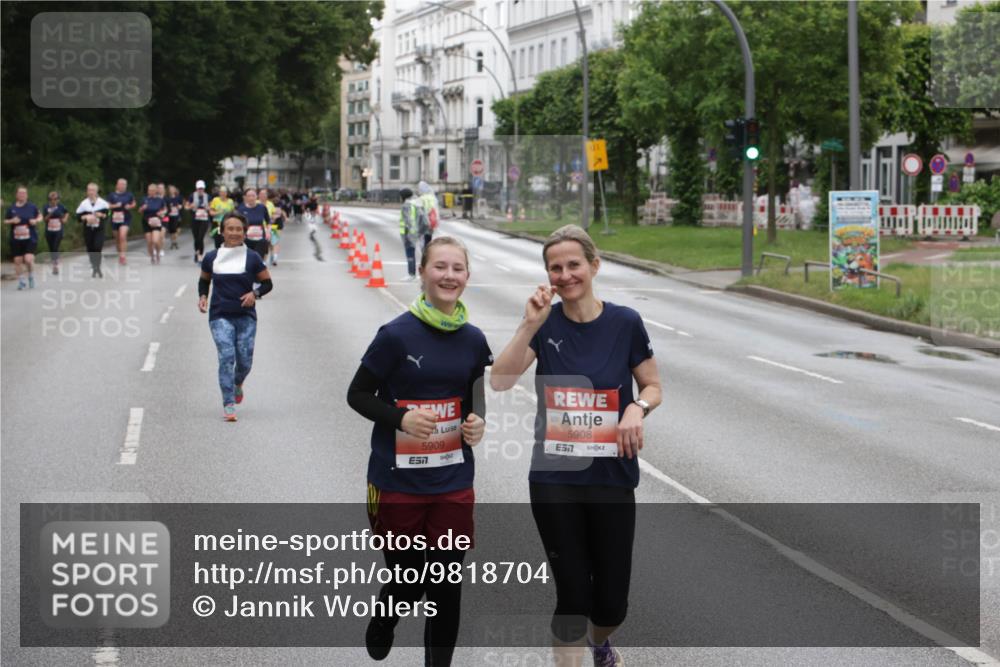 14.06.2026 - REWE Women's Run Jannik Wohlers http://msf.ph/oto/9818704 14.06.2026 11:01:24 Laufen 01, 5909, 7, 5908, 7 meine-sportfotos.de