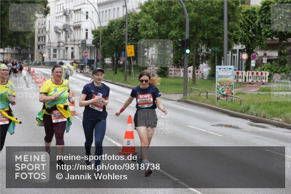 14.06.2026 - REWE Women's Run Jannik Wohlers http://msf.ph/oto/9818738 14.06.2026 11:01:36 Laufen 664, 57, 01, 5484, 5483 meine-sportfotos.de