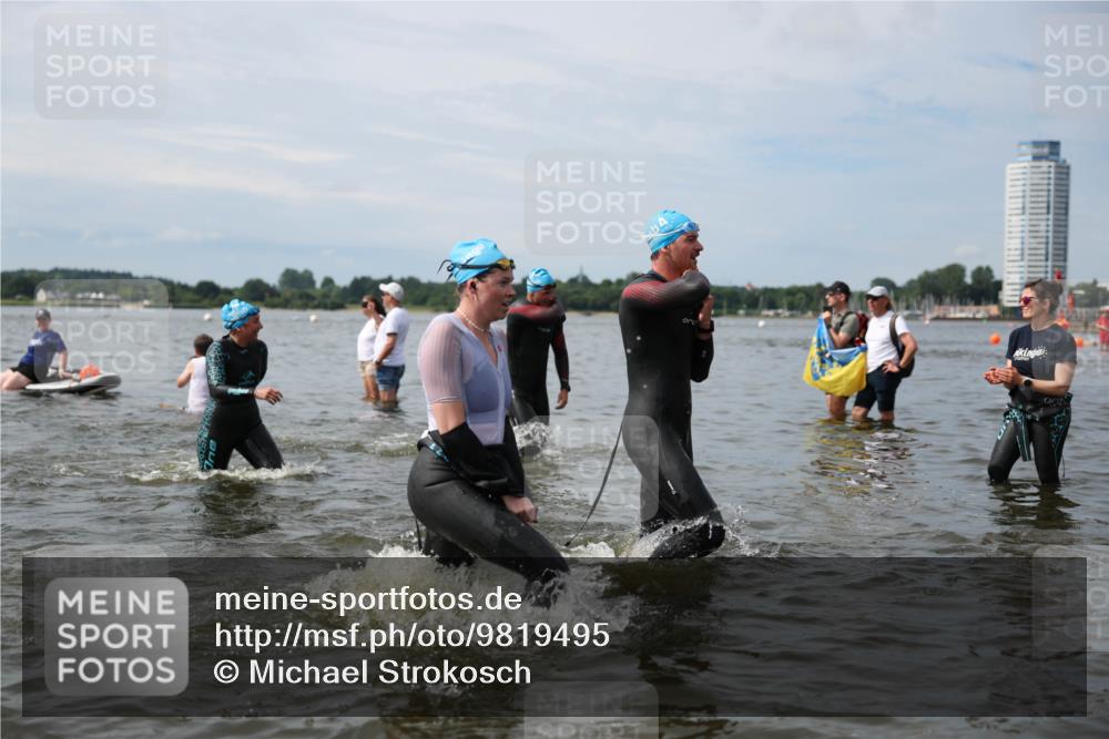 21.06.2026 - Viking Triathlon Michael Strokosch http://msf.ph/oto/9819495 21.06.2026 10:45:17 Schwimmen 37, 48, 85, 105, 147, 151, 158, 258, 273, 274, 302, 326, 354, 366, 376, 540, 562, 635 meine-sportfotos.de