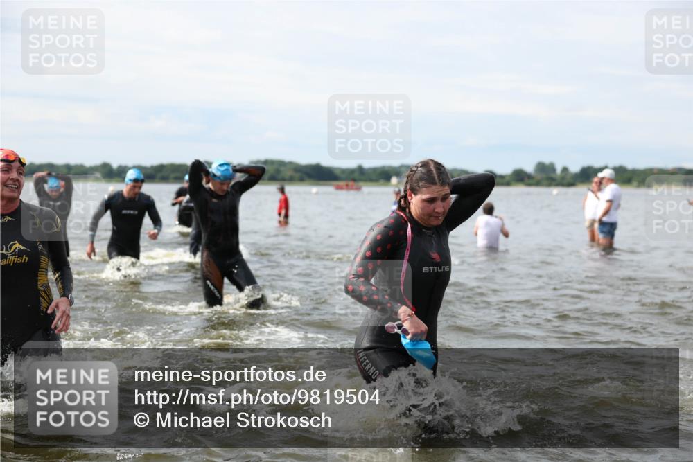 21.06.2026 - Viking Triathlon Michael Strokosch http://msf.ph/oto/9819504 21.06.2026 10:45:21 Schwimmen 37, 48, 54, 85, 105, 147, 158, 258, 273, 274, 302, 354, 376, 540, 562, 635 meine-sportfotos.de