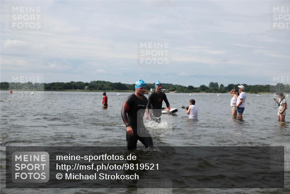 21.06.2026 - Viking Triathlon Michael Strokosch http://msf.ph/oto/9819521 21.06.2026 10:45:27 Schwimmen 37, 48, 54, 85, 105, 147, 158, 273, 274, 302, 354, 376, 540, 562, 635 meine-sportfotos.de