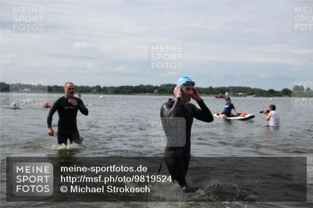21.06.2026 - Viking Triathlon Michael Strokosch http://msf.ph/oto/9819524 21.06.2026 10:45:30 Schwimmen 37, 54, 85, 105, 147, 158, 274, 302, 376, 540, 562, 635 meine-sportfotos.de