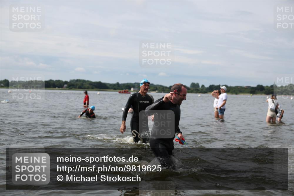 21.06.2026 - Viking Triathlon Michael Strokosch http://msf.ph/oto/9819625 21.06.2026 10:46:35 Schwimmen 156, 173, 217, 260, 341, 358, 363, 388, 414, 443, 476, 650, 654, 670 meine-sportfotos.de