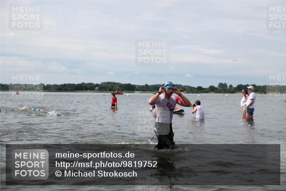 21.06.2026 - Viking Triathlon Michael Strokosch http://msf.ph/oto/9819752 21.06.2026 10:47:45 Schwimmen 56, 60, 297, 574 meine-sportfotos.de