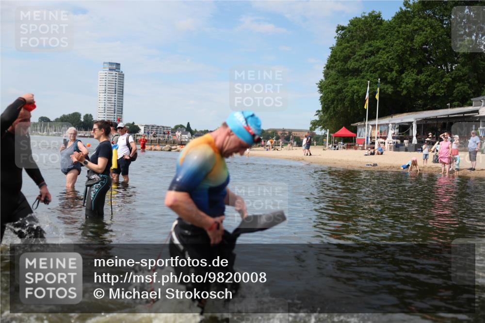 21.06.2026 - Viking Triathlon Michael Strokosch http://msf.ph/oto/9820008 21.06.2026 10:51:23 Schwimmen 335, 609, 628 meine-sportfotos.de
