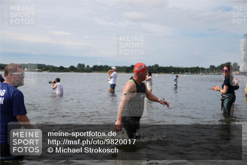 21.06.2026 - Viking Triathlon Michael Strokosch http://msf.ph/oto/9820017 21.06.2026 10:51:26 Schwimmen 335, 609, 628 meine-sportfotos.de