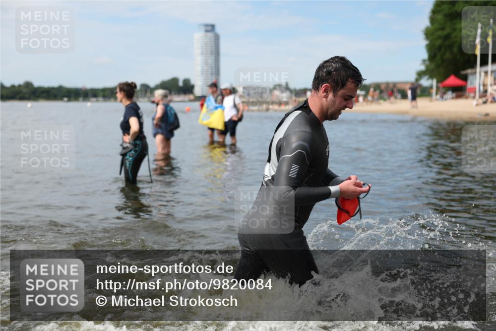 21.06.2026 - Viking Triathlon Michael Strokosch http://msf.ph/oto/9820084 21.06.2026 10:52:33 Schwimmen 624 meine-sportfotos.de