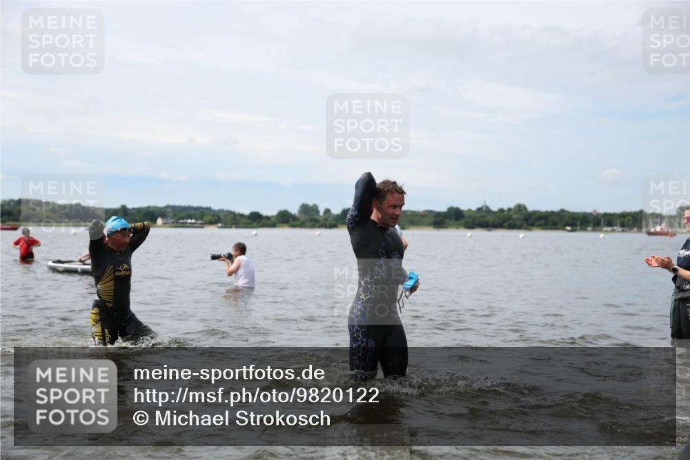 21.06.2026 - Viking Triathlon Michael Strokosch http://msf.ph/oto/9820122 21.06.2026 10:53:08 Schwimmen 92, 133, 283, 307, 433, 471, 532, 564, 622, 661 meine-sportfotos.de