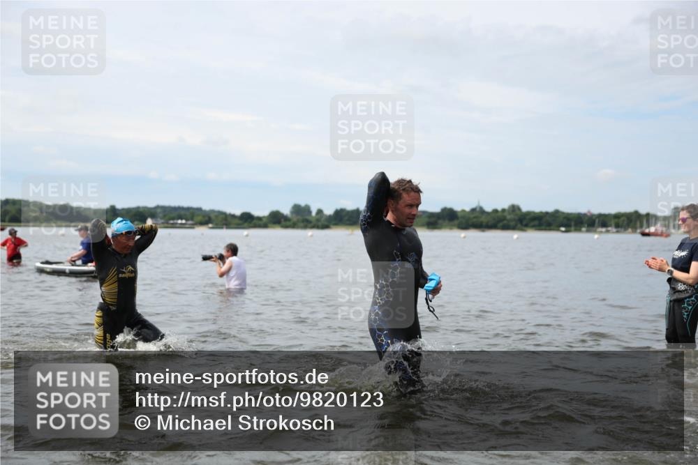 21.06.2026 - Viking Triathlon Michael Strokosch http://msf.ph/oto/9820123 21.06.2026 10:53:08 Schwimmen 92, 133, 283, 307, 433, 471, 532, 564, 622, 661 meine-sportfotos.de