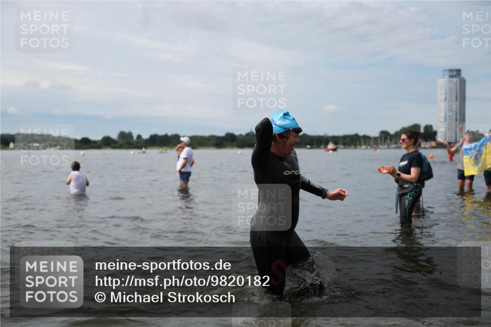21.06.2026 - Viking Triathlon Michael Strokosch http://msf.ph/oto/9820182 21.06.2026 10:53:51 Schwimmen 61, 97, 190, 203, 257, 390, 515, 538, 631 meine-sportfotos.de