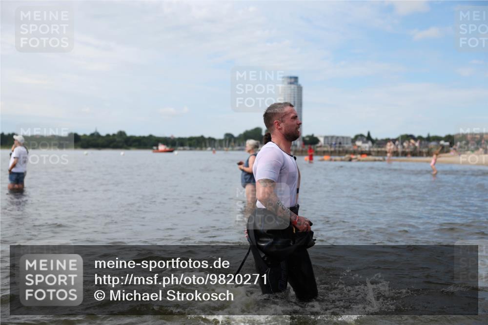 21.06.2026 - Viking Triathlon Michael Strokosch http://msf.ph/oto/9820271 21.06.2026 10:54:53 Schwimmen 52, 160, 244, 275, 309, 347, 424, 509 meine-sportfotos.de
