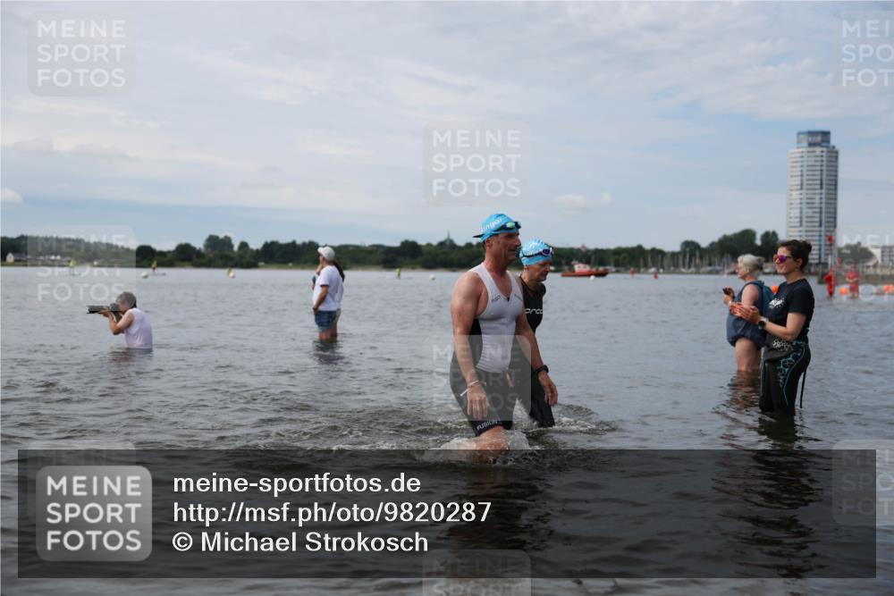 21.06.2026 - Viking Triathlon Michael Strokosch http://msf.ph/oto/9820287 21.06.2026 10:55:11 Schwimmen 160, 305, 344, 561, 566 meine-sportfotos.de