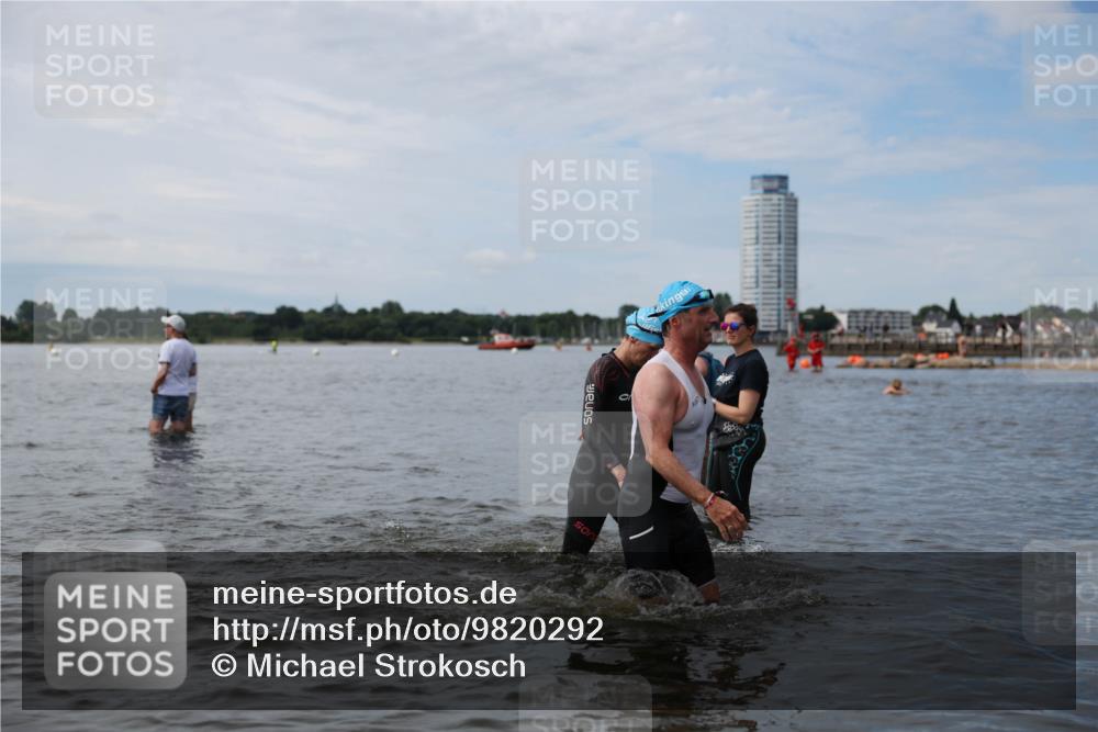 21.06.2026 - Viking Triathlon Michael Strokosch http://msf.ph/oto/9820292 21.06.2026 10:55:12 Schwimmen 305, 344, 561, 566 meine-sportfotos.de