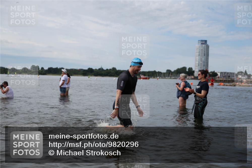 21.06.2026 - Viking Triathlon Michael Strokosch http://msf.ph/oto/9820296 21.06.2026 10:55:19 Schwimmen 305, 344, 417, 561, 566 meine-sportfotos.de