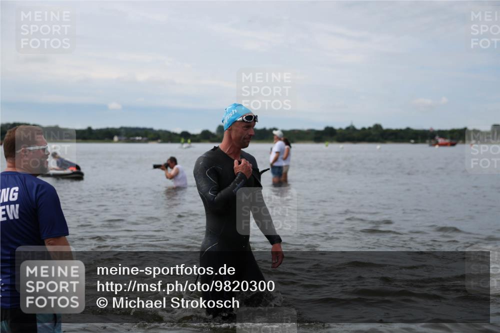 21.06.2026 - Viking Triathlon Michael Strokosch http://msf.ph/oto/9820300 21.06.2026 10:55:21 Schwimmen 81, 305, 344, 417, 561, 566 meine-sportfotos.de
