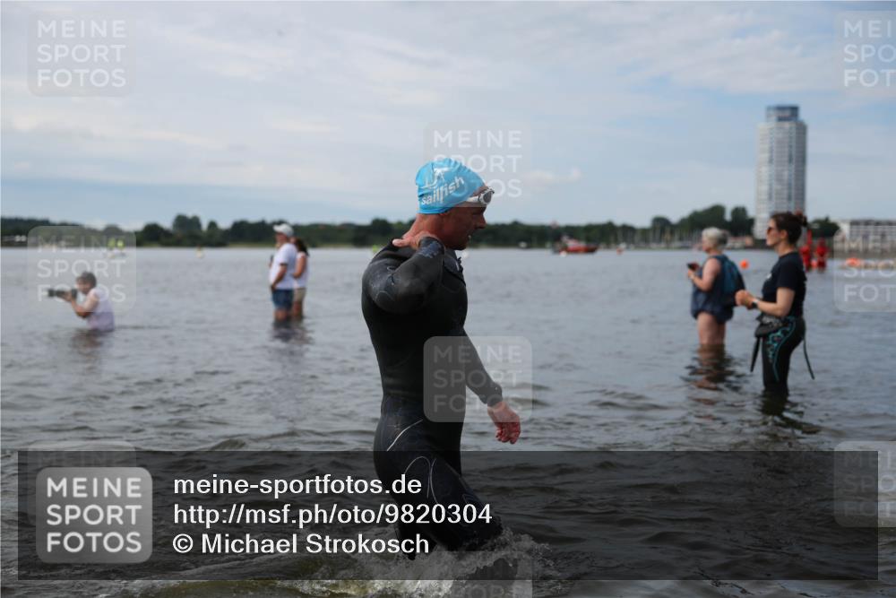 21.06.2026 - Viking Triathlon Michael Strokosch http://msf.ph/oto/9820304 21.06.2026 10:55:22 Schwimmen 81, 305, 344, 417, 561, 566 meine-sportfotos.de