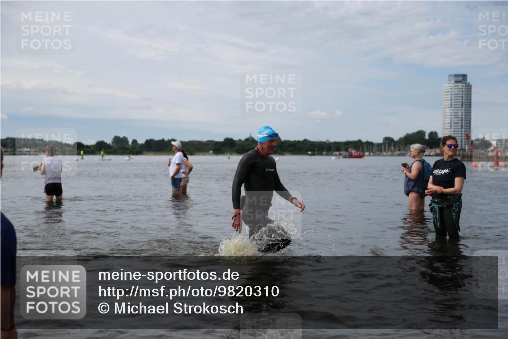 21.06.2026 - Viking Triathlon Michael Strokosch http://msf.ph/oto/9820310 21.06.2026 10:55:31 Schwimmen 77, 81, 417, 561 meine-sportfotos.de