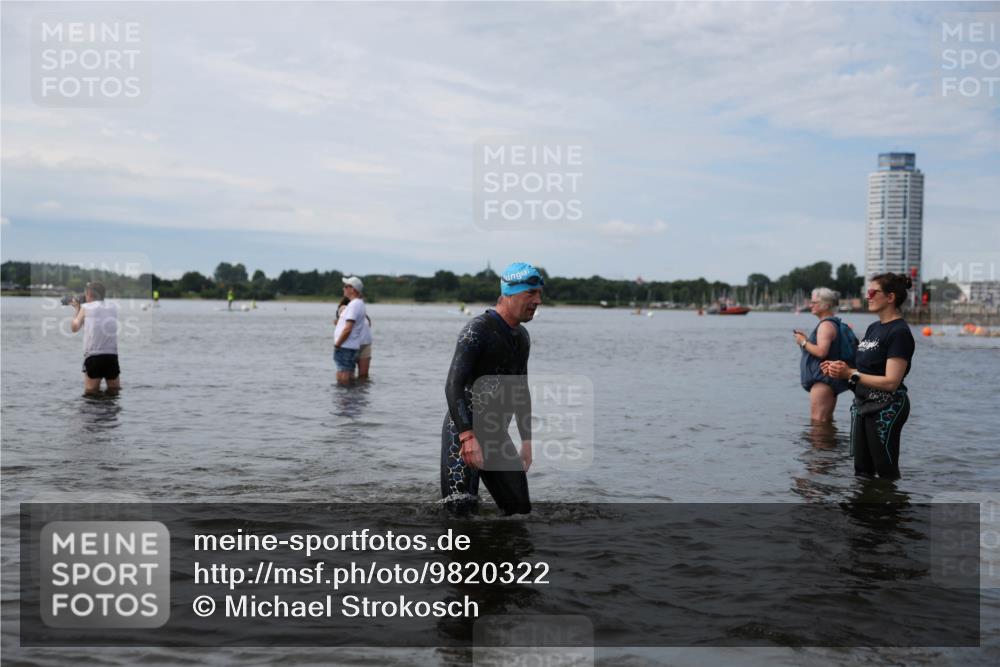 21.06.2026 - Viking Triathlon Michael Strokosch http://msf.ph/oto/9820322 21.06.2026 10:55:41 Schwimmen 77, 81, 264, 417 meine-sportfotos.de