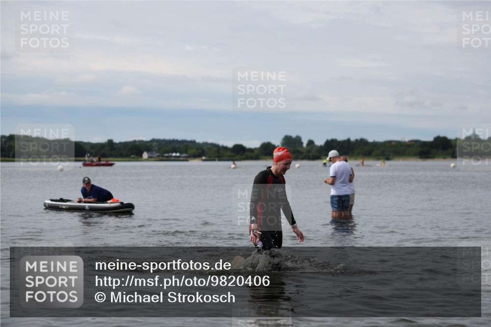 21.06.2026 - Viking Triathlon Michael Strokosch http://msf.ph/oto/9820406 21.06.2026 10:57:29 Schwimmen 652 meine-sportfotos.de