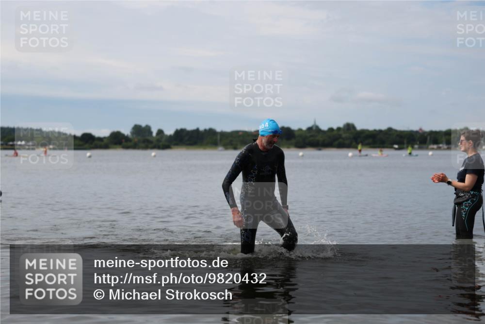 21.06.2026 - Viking Triathlon Michael Strokosch http://msf.ph/oto/9820432 21.06.2026 10:58:25 Schwimmen 439 meine-sportfotos.de