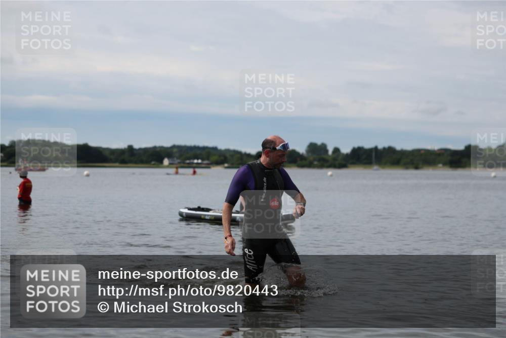 21.06.2026 - Viking Triathlon Michael Strokosch http://msf.ph/oto/9820443 21.06.2026 10:58:41 Schwimmen 141 meine-sportfotos.de