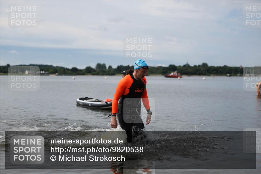 21.06.2026 - Viking Triathlon Michael Strokosch http://msf.ph/oto/9820538 21.06.2026 11:02:50 Schwimmen 379 meine-sportfotos.de
