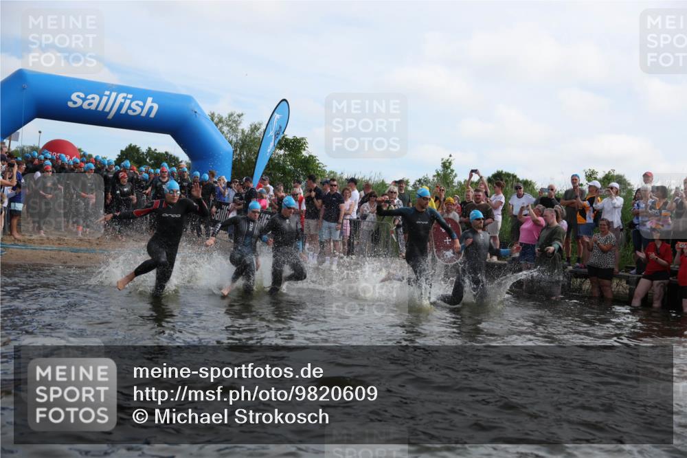 21.06.2026 - Viking Triathlon Michael Strokosch http://msf.ph/oto/9820609 21.06.2026 10:00:24 Schwimmen 1, 2, 4, 7, 8, 9, 10, 19, 21, 29, 103, 189, 517, 547, 575, 610, 637, 669 meine-sportfotos.de
