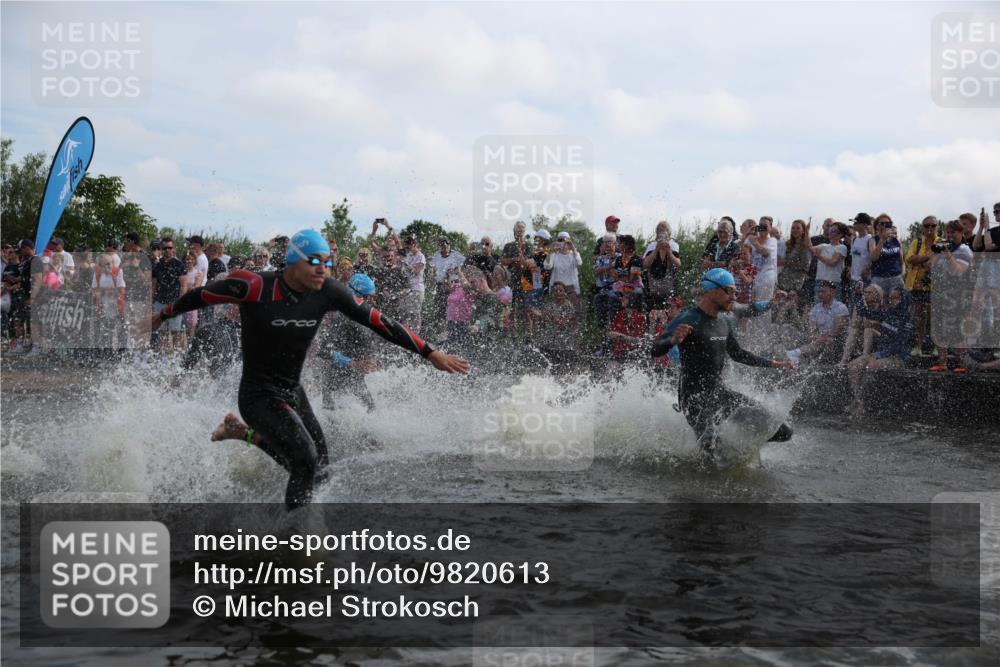 21.06.2026 - Viking Triathlon Michael Strokosch http://msf.ph/oto/9820613 21.06.2026 10:00:24 Schwimmen 1, 2, 4, 7, 8, 9, 10, 19, 21, 29, 103, 189, 517, 547, 575, 610, 637, 669 meine-sportfotos.de