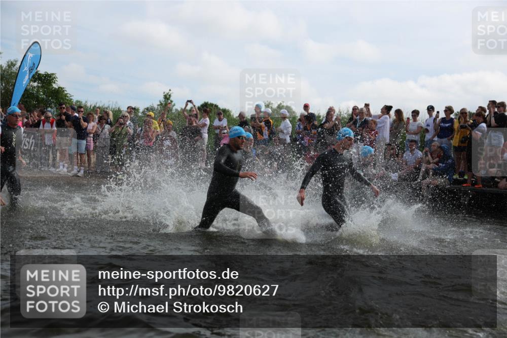 21.06.2026 - Viking Triathlon Michael Strokosch http://msf.ph/oto/9820627 21.06.2026 10:00:33 Schwimmen 1, 19, 21, 25, 31, 104, 189, 334, 422, 453, 474, 517, 547, 548, 575, 610, 620, 626, 637, 669 meine-sportfotos.de