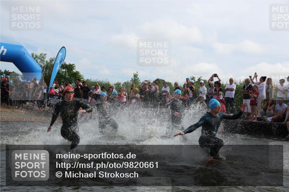 21.06.2026 - Viking Triathlon Michael Strokosch http://msf.ph/oto/9820661 21.06.2026 10:00:49 Schwimmen 27, 42, 46, 74, 98, 119, 176, 218, 371, 426, 441, 466, 565, 569, 643 meine-sportfotos.de