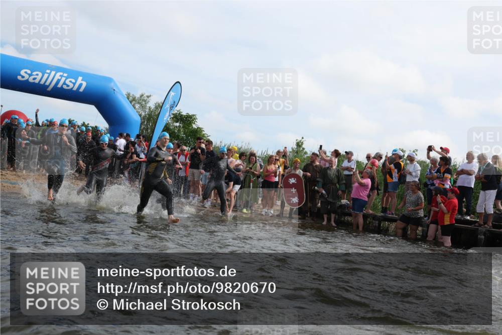 21.06.2026 - Viking Triathlon Michael Strokosch http://msf.ph/oto/9820670 21.06.2026 10:00:53 Schwimmen 27, 42, 46, 74, 98, 119, 176, 218, 371, 426, 441, 454, 466, 565, 569, 640, 643 meine-sportfotos.de
