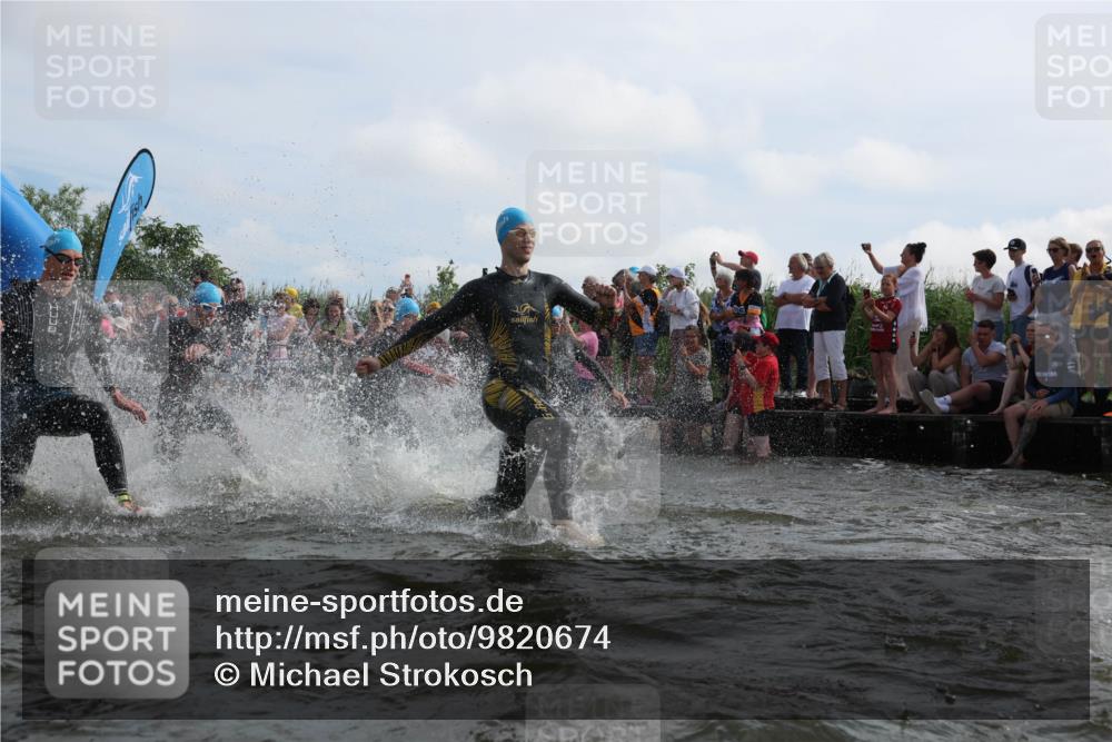 21.06.2026 - Viking Triathlon Michael Strokosch http://msf.ph/oto/9820674 21.06.2026 10:00:54 Schwimmen 17, 27, 42, 74, 98, 119, 176, 218, 371, 441, 454, 466, 506, 565, 569, 623, 640, 643 meine-sportfotos.de