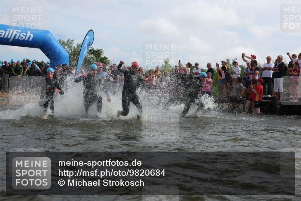 21.06.2026 - Viking Triathlon Michael Strokosch http://msf.ph/oto/9820684 21.06.2026 10:00:59 Schwimmen 14, 17, 27, 42, 74, 98, 180, 218, 249, 337, 454, 506, 527, 623, 640 meine-sportfotos.de