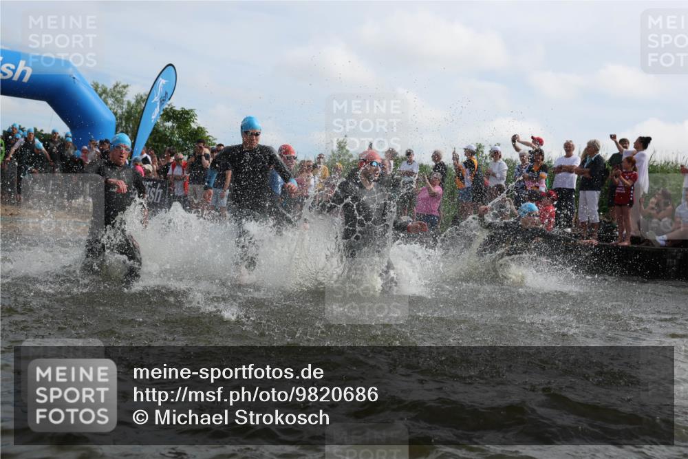 21.06.2026 - Viking Triathlon Michael Strokosch http://msf.ph/oto/9820686 21.06.2026 10:00:59 Schwimmen 14, 17, 27, 42, 74, 98, 180, 218, 249, 337, 454, 506, 527, 623, 640 meine-sportfotos.de