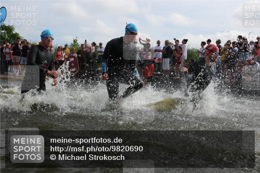 21.06.2026 - Viking Triathlon Michael Strokosch http://msf.ph/oto/9820690 21.06.2026 10:01:00 Schwimmen 14, 17, 27, 42, 74, 98, 180, 218, 249, 337, 454, 506, 527, 623, 640 meine-sportfotos.de