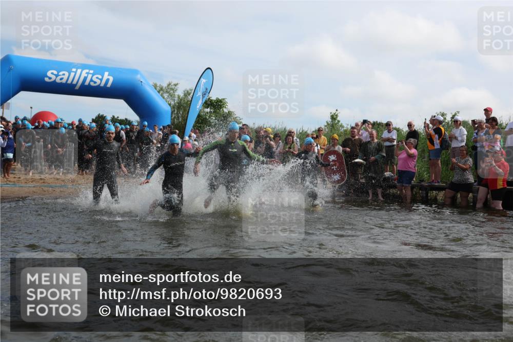 21.06.2026 - Viking Triathlon Michael Strokosch http://msf.ph/oto/9820693 21.06.2026 10:01:03 Schwimmen 5, 14, 17, 74, 169, 180, 218, 249, 270, 337, 342, 383, 454, 506, 527, 623, 640 meine-sportfotos.de