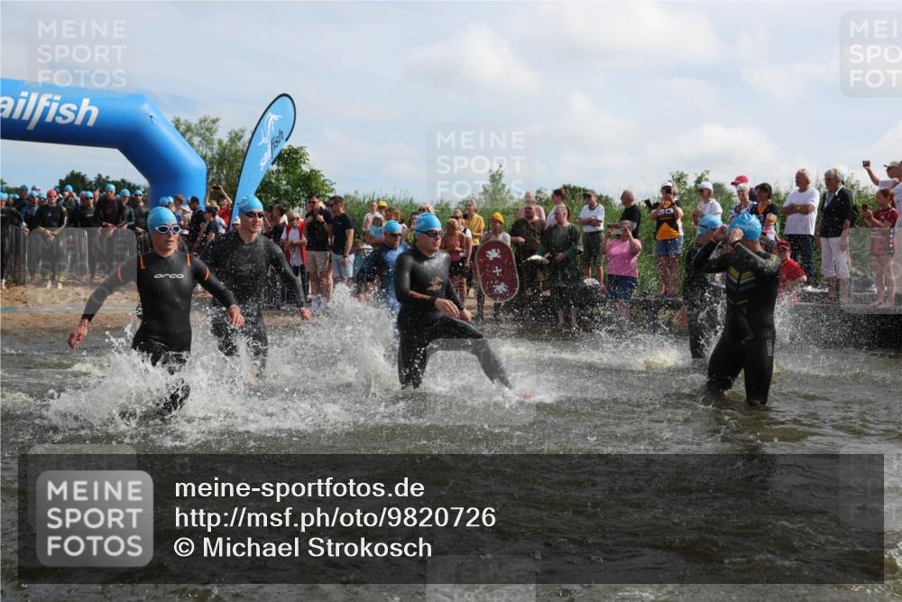 21.06.2026 - Viking Triathlon Michael Strokosch http://msf.ph/oto/9820726 21.06.2026 10:01:19 Schwimmen 18, 28, 51, 65, 89, 114, 131, 145, 242, 271, 280, 447, 486, 500, 665 meine-sportfotos.de