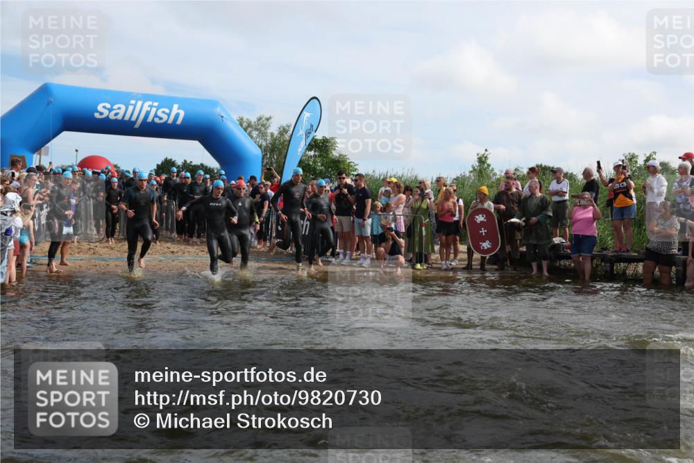 21.06.2026 - Viking Triathlon Michael Strokosch http://msf.ph/oto/9820730 21.06.2026 10:01:23 Schwimmen 18, 26, 28, 51, 65, 89, 114, 131, 145, 242, 271, 280, 447, 486, 500, 568, 576, 665 meine-sportfotos.de